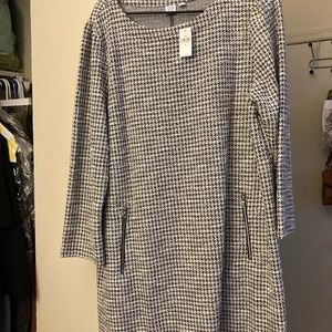 Gap houndstooth shift dress with fake pockets!